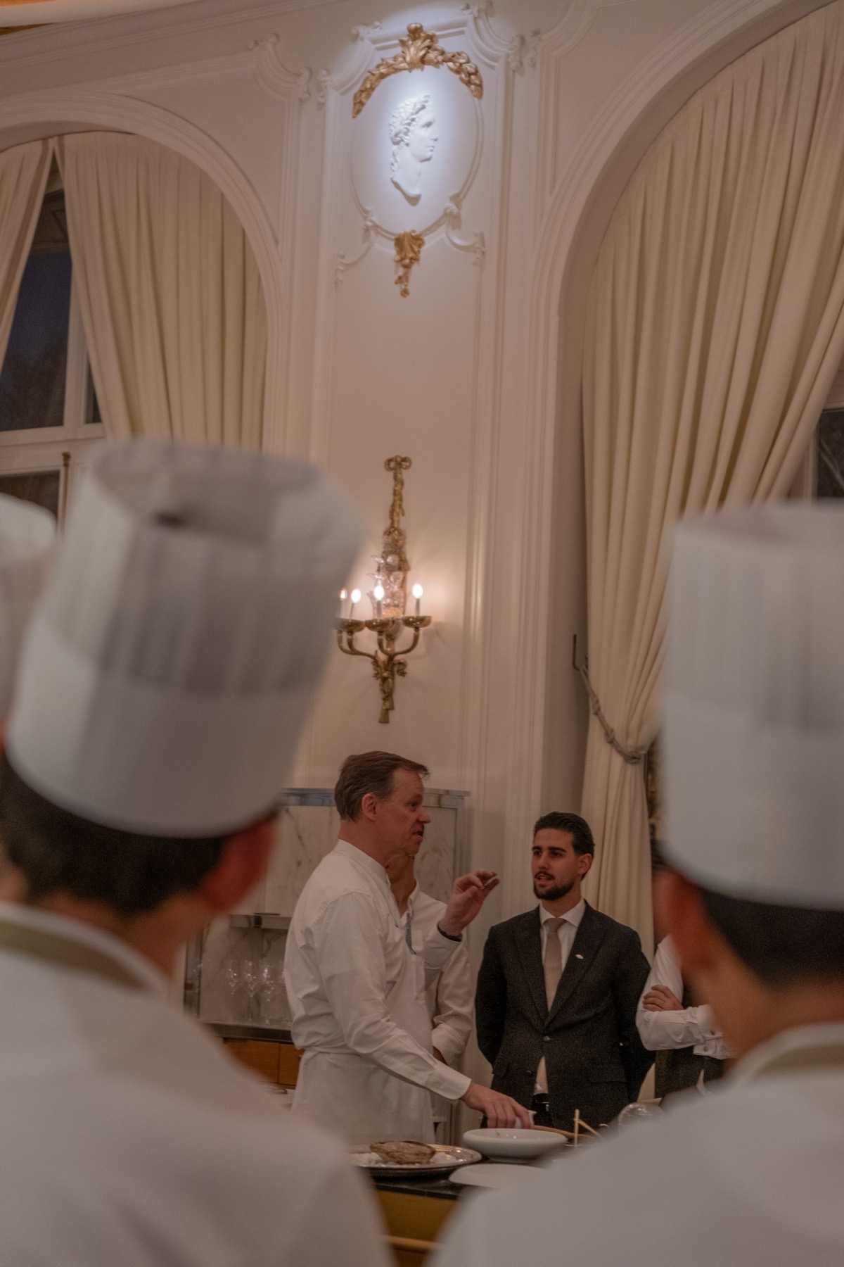 Chef & Kitchen — Richard Ekkebus at Deessa, Madrid