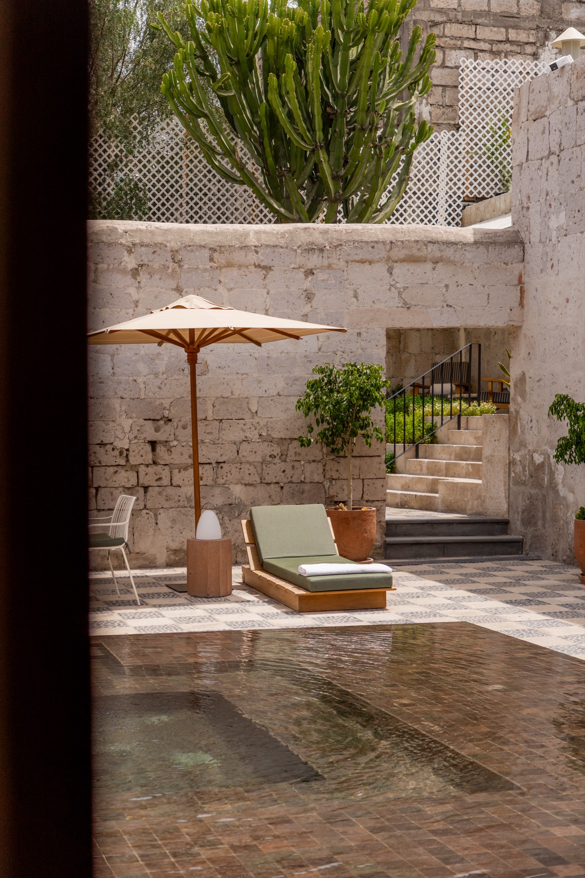Terrace — Palacio Guaqui